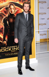 Liam Hemsworth, Jennifer Lawrence, Josh Hutcherson - 'The Hunger Games: Mockingjay - Part 1'Los Angeles Premiere at Nokia Theatre L.A. Live, Лос-Анджелес, 17 ноября 2014 (119xHQ) Y6P2CfBU