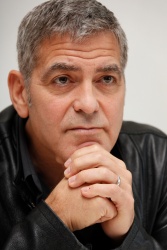 George Clooney - Tomorrowland press conference portraits (Beverly Hills, May 8, 2015) - 26xHQ YBr7pHya