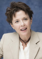 Annette Bening - "Mother and Child" press conference portraits by Armando Gallo (Los Angeles, April 19, 2010) - 10xHQ ZUdhM6By