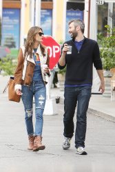 Alessandra Ambrosio - Out and about in Brentwood, 30 января 2015 (39xHQ) A8lneamn