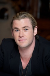 Chris Hemsworth - Snow White And The Huntsman press conference portraits by Vera Anderson (West Suffex, May 13, 2012) - 10xHQ AVvKYqZ0
