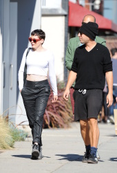Rose McGowan - Out and about in LA, 17 января 2015 (30xHQ) AlLnnf53