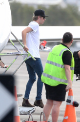 Harry Styles, Niall Horan and Liam Payne - Arriving in Brisbane, Australia - February 11, 2015 - 17xHQ AoAXPnp6