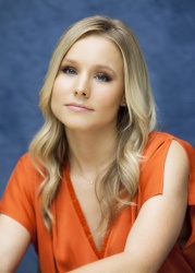 Kristen Bell - "You Again" press conference portraits by Armando Gallo (Beverly Hills, August 28, 2010) - 12xHQ BbW2LqKw