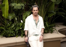 Johnny Depp - "The Rum Diary" press conference portraits by Armando Gallo (Hollywood, October 13, 2011) - 34xHQ C8lnmW5a