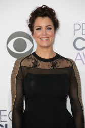 Bellamy Young - The 41st Annual People's Choice Awards in LA - January 7, 2015 - 61xHQ CBFZo4fz