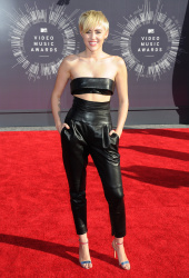 Miley Cyrus - 2014 MTV Video Music Awards in Los Angeles, August 24, 2014 - 350xHQ CT2PQYVa