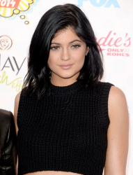 Kendall & Kylie Jenner - At the FOX's 2014 Teen Choice Awards, August 10, 2014 - 115xHQ Co77ZfjY