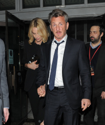 Sean Penn - Charlize Theron and Sean Penn - seen leaving Royal Festival Hall. London - February 16, 2015 (153xHQ) Cov9Z30O