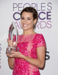 Lea Michele - 2013 People's Choice Awards at the Nokia Theatre in Los Angeles, California - January 9, 2013 - 339xHQ DDXhSE4q