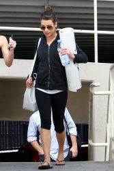 Lea Michele - leaving a yoga class in Hollywood, February 2, 2015 - 43xHQ Diqtxe0m