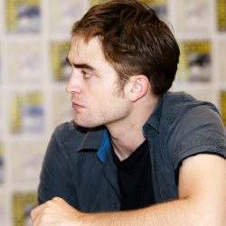 Robert Pattinson - Robert Pattinson - "The Twilight Saga: Breaking Dawn. Part 1" press conference portraits by Armando Gallo (San Diego, July 21, 2011) - 34xHQ E4b1wFkL