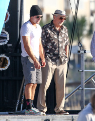 Zac Efron & Robert De Niro - On the set of Dirty Grandpa in Tybee Island,Giorgia 2015.04.30 - 140xHQ Euc8nrws