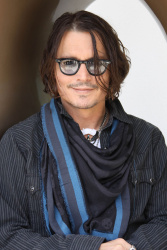 Johnny Depp - Dark Shadows press conference portraits by Vera Anderson (Los Angeles, April 29, 2012) - 27xHQ F6hHByeS
