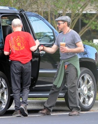 Robert Downey Jr. - leaving a Starbucks and heading to the set of 'Iron Man 3' in Wilmington on May 30, 2012 - 11xHQ FUwCMK4a