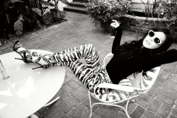 Lindsay Lohan - Lindsay Lohan - Ellen Von Unwerth Photoshoot for Vogue Italia August 2010 - 7xHQ GEv5GyHa