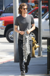 Andrew Garfield - Outside a gym in Los Angeles - May 27, 2015 - 18xHQ GLKTT40f