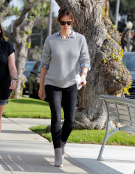 Jennifer Garner - Out in LA - February 26, 2015 (10xHQ) GvV81cL2