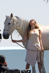 Amanda Seyfried - On the set of a photoshoot in Miami - February 14, 2015 (111xHQ) HFdsvFBr