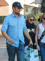 Josh Duhamel and Fergie - spotted out for lunch with friends at The Ivy At The Shore Restaurant in Santa Monica - January 17, 2015 - 12xHQ I1kcVpEd