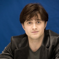 Daniel Radcliffe - "Harry Potter and the Deathly Hallows. Part 1" press conference portraits by Armando Gallo (Los Angeles, November 13, 2010) - 7xHQ I2QffdnT