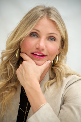 Cameron Diaz - The Green Hornet press conference portraits by Vera Anderson (Beverly Hills, January 11, 2011) - 11xHQ I4HCOPPD