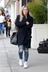 Hilary Duff - Out and about in Beverly Hills, 10 января 2015 (5xHQ) I6FH2C5U