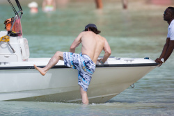 Mark Wahlberg - and his family seen enjoying a holiday in Barbados (December 26, 2014) - 165xHQ J8rAEc3d