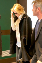 Sean Penn - Sean Penn and Charlize Theron - depart from Rome after a Valentine's Day weekend - February 15, 2015 (37xHQ) JpzB7mO1