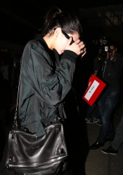 Kendall Jenner - Arriving at LAX airport, 2 января 2015 (55xHQ) LQwatmqk