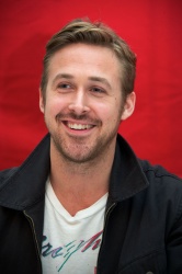 Ryan Gosling - The Place Beyond The Pines press conference portraits by Vera Anderson (New York, March 10, 2013) - 10xHQ LTbYkfCj
