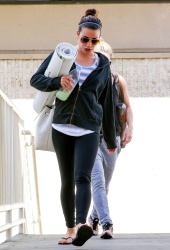 Lea Michele - leaving a yoga class in Hollywood, February 2, 2015 - 43xHQ LmlONMKL