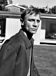 Daniel Craig - Daniel Craig - Unkown Photoshoot - 24xHQ NSSYFzz8