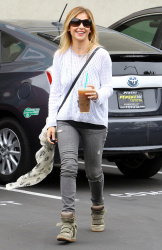 Sarah Michelle Gellar - out and about in Los Angeles, 22 мая 2014 (17xHQ) NbkV9wF9