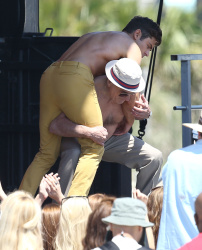 Zac Efron & Robert De Niro - On the set of Dirty Grandpa in Tybee Island,Giorgia 2015.04.30 - 140xHQ No7qEbyj