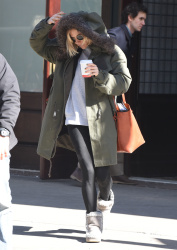 Sienna Miller - Out and about in New York City - February 11, 2015 (30xHQ) OMNLpdrR