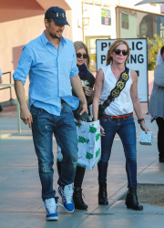 Josh Duhamel and Fergie - spotted out for lunch with friends at The Ivy At The Shore Restaurant in Santa Monica - January 17, 2015 - 12xHQ OQ654tm2