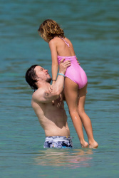 Mark Wahlberg - and his family seen enjoying a holiday in Barbados (December 26, 2014) - 165xHQ OQV95DTL