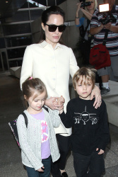 Angelina Jolie - LAX Airport - February 11, 2015 (185xHQ) PVYXoadR