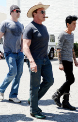 Arnold Schwarzenegger - seen out in Los Angeles - April 18, 2015 - 72xHQ PduNKjoL