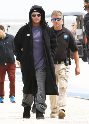 Zac Efron & Robert De Niro - On the set of Dirty Grandpa in Tybee Island,Giorgia 2015.04.28 - 103xHQ QSSHyD3Y