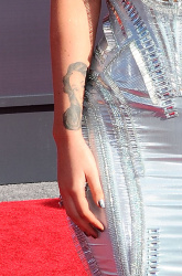"Iggy Azalea" - Iggy Azalea - 2014 MTV Video Music Awards in Los Angeles, August 24, 2014 - 129xHQ QVBbEdas