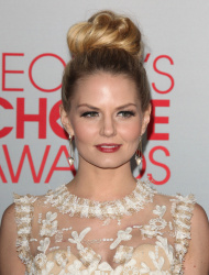Jennifer Morrison - Jennifer Morrison & Ginnifer Goodwin - 38th People's Choice Awards held at Nokia Theatre in Los Angeles (January 11, 2012) - 244xHQ R3SXfMcw