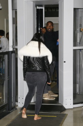 Kim Kardashian & Kanye West - At LAX Airport in Los Angeles, 7 января 2015 (68xHQ) R7IZNTRY