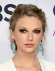 Taylor Swift - 2013 People's Choice Awards at the Nokia Theatre in Los Angeles, California - January 9, 2013 - 247xHQ RN29Jg1k