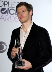 Joseph Morgan, Persia White - 40th People's Choice Awards held at Nokia Theatre L.A. Live in Los Angeles (January 8, 2014) - 114xHQ SZBtf7kx