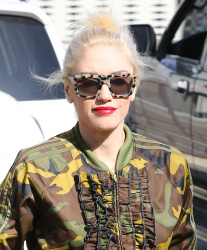 Gwen Stefani - Out and about in LA, 19 января 2015 (24xHQ) TaDRWLWt
