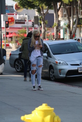 Amanda Bynes - spotted in West Hollywood looking healthy, 31 января 2015 (14xHQ) U52G5AnM