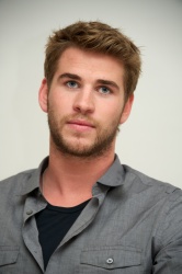 Liam Hemsworth - The Hunger Games press conference portraits by Vera Anderson (Los Angeles, March 1, 2012) - 9xHQ UHYfrofu