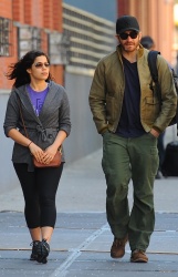 Jake Gyllenhaal & Jonah Hill & America Ferrera - Out And About In NYC 2013.04.30 - 37xHQ UJYp2Jml